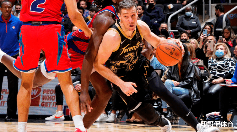 第三人出球 第三人出球